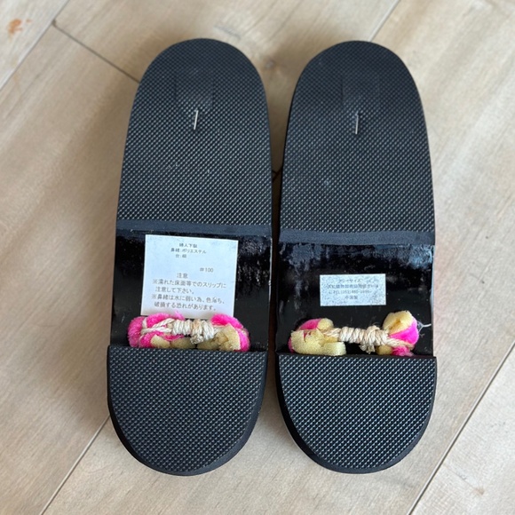 Authentic Japanese Wooden Geta Sandals - Women Kimono Shoes Slippers - Picture 3 of 5
